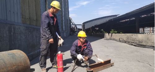 攀西地区率先 东区在生产企业推行 标语式清单 管理