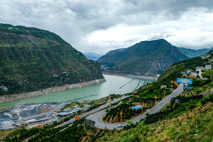 走进凉山寻彝情,踏遍攀西览美景