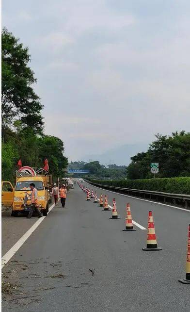 交通管制2个月,京昆高速 攀西段 2378km处应急抢险施工